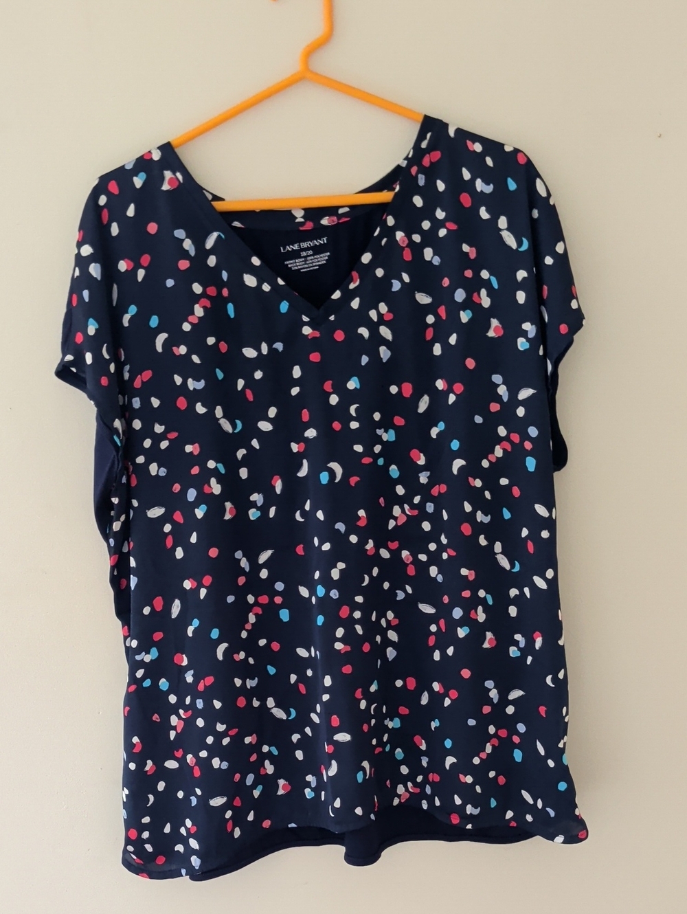 Lane Bryant Navy V-Neck Short Sleeve Top with Pink, White & Blue Dot Print